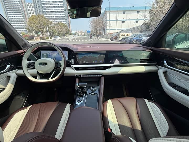 Фото 6 - Geely Monjaro