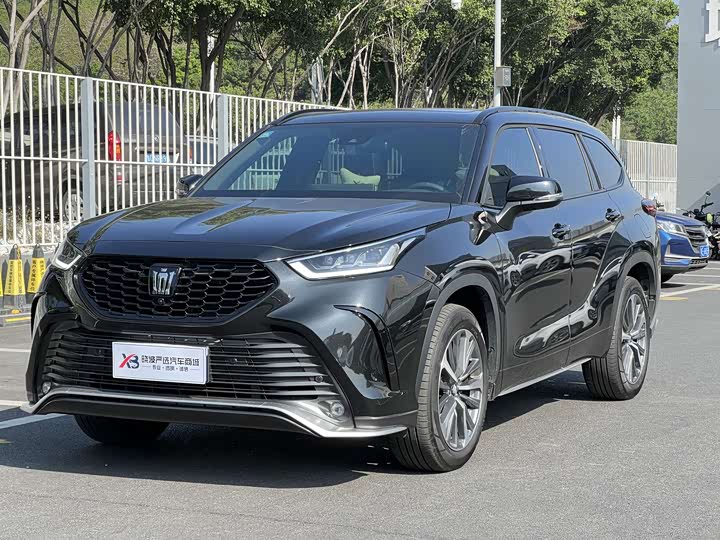 Фото 1 - Toyota Crown Kluger