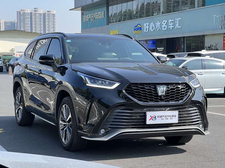 Фото 3 - Toyota Crown Kluger