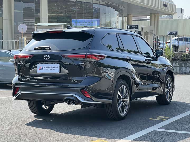 Фото 6 - Toyota Crown Kluger