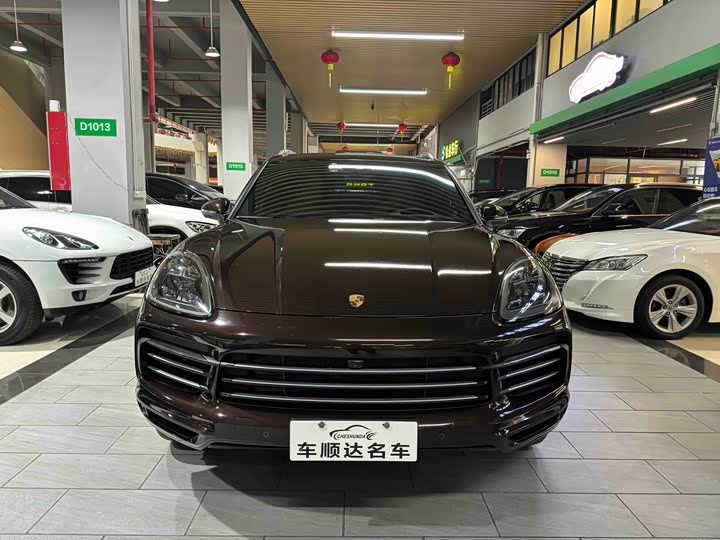 Photo 2 - Porsche Cayenne