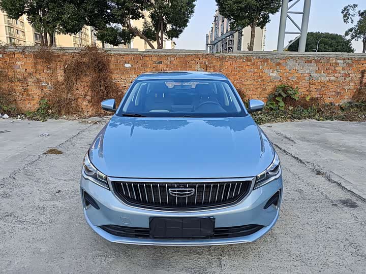 Фото 2 - Geely Emgrand