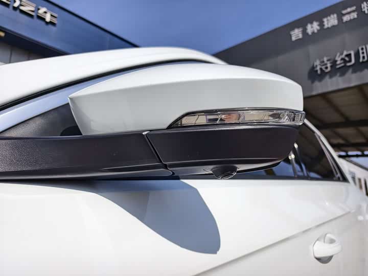 Фото 5 - Volkswagen T-Roc