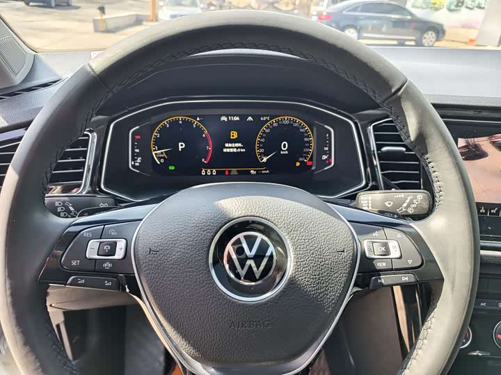 Фото 7 - Volkswagen T-Roc