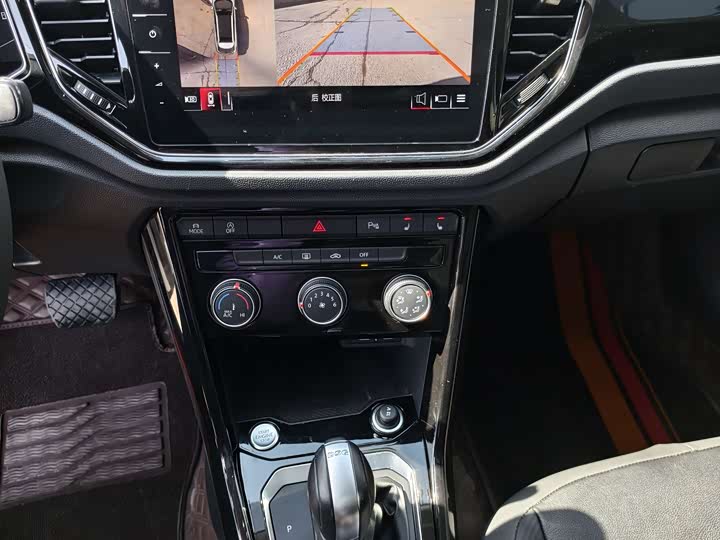 Фото 9 - Volkswagen T-Roc