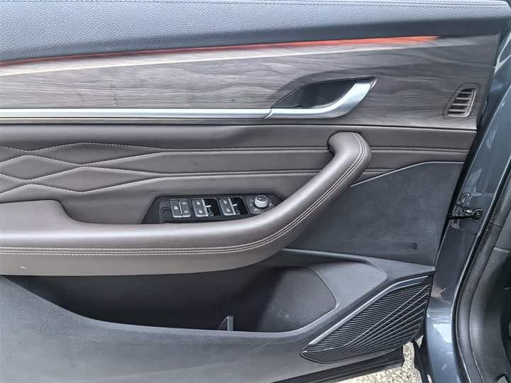 Фото 5 - Geely Monjaro