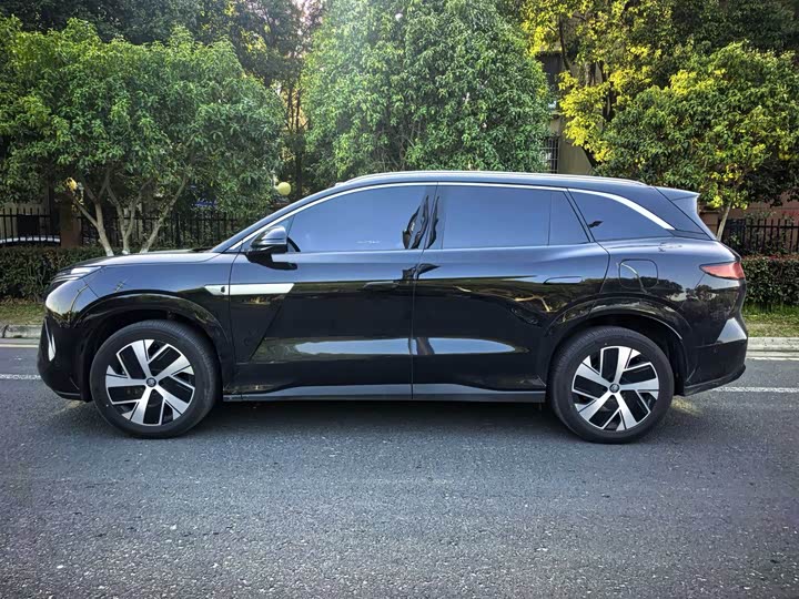 Фото 9 - BYD Tang L