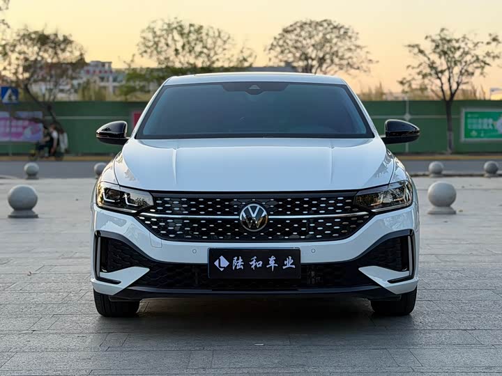 Фото 2 - Volkswagen Lavida