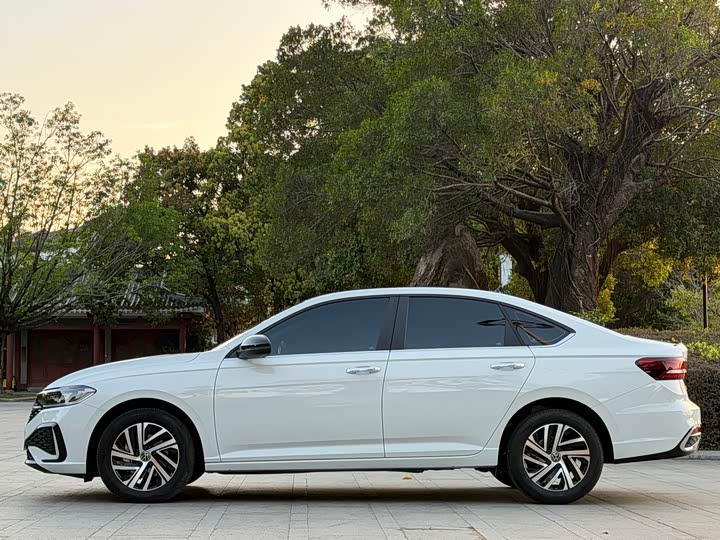 Фото 4 - Volkswagen Lavida