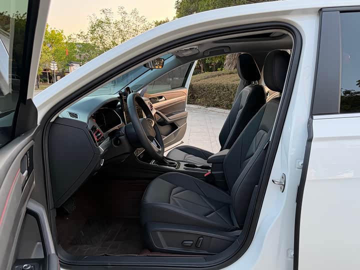 Фото 5 - Volkswagen Lavida