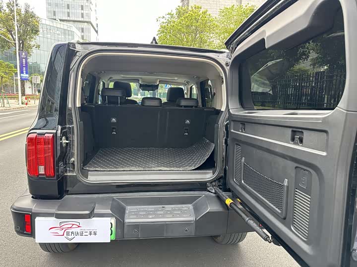 Фото 7 - Tank 300 Hybrid