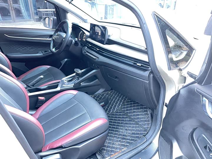 Фото 6 - Geely Vision X3