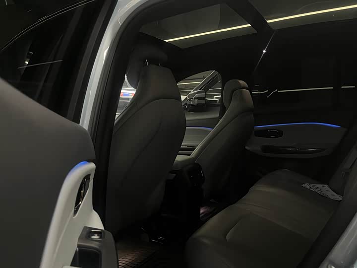 Фото 6 - Nio ES6