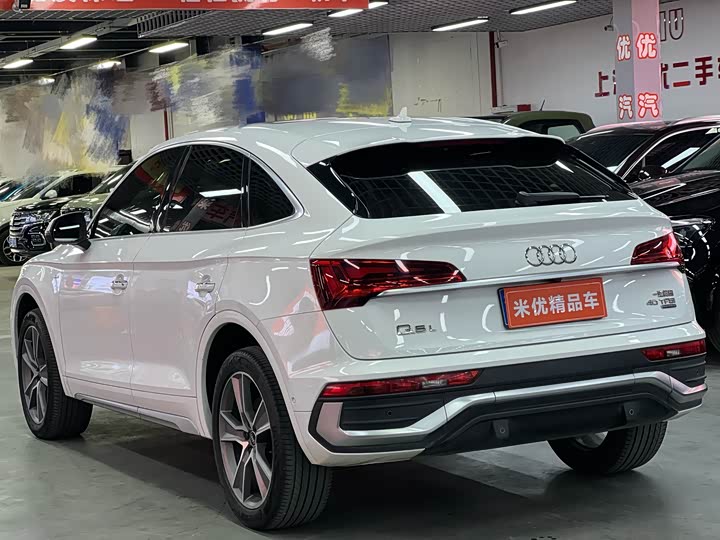 Фото 6 - Audi Q5L Sportback