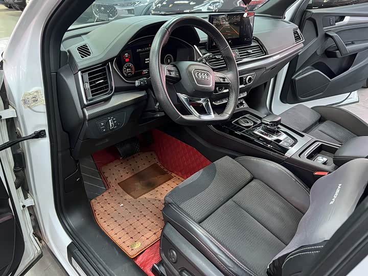 Фото 8 - Audi Q5L Sportback