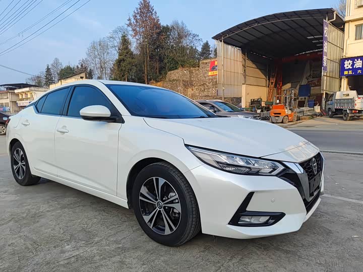 Фото 2 - Nissan Sylphy