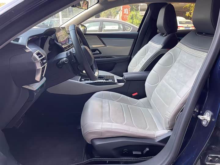 Photo 8 - Citroen C5 X