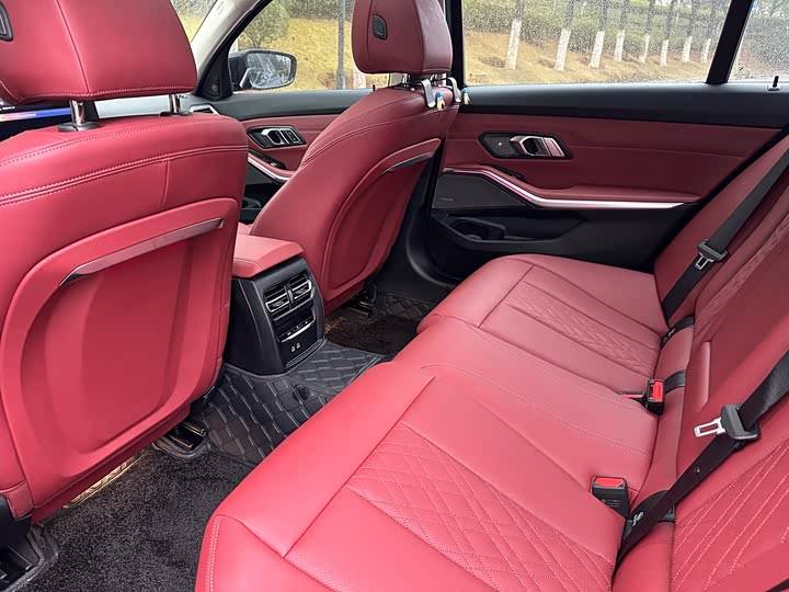 Photo 5 - BMW 3 Series