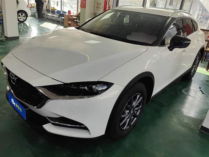 Photo 1 - Mazda CX-4