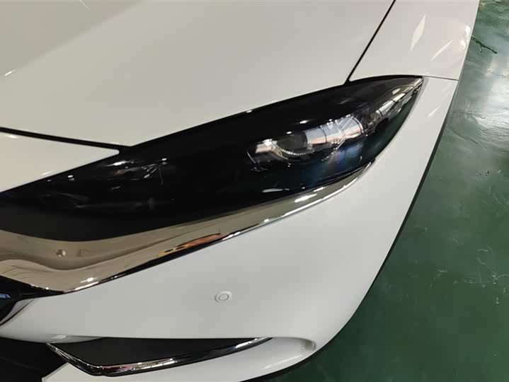 Photo 5 - Mazda CX-4