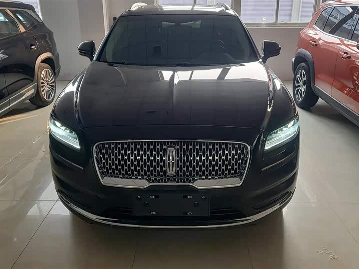 Фото 2 - Lincoln Nautilus