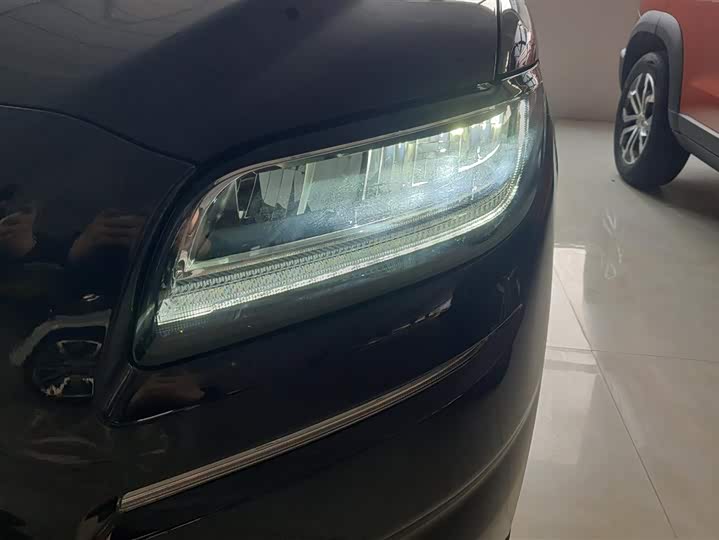 Фото 5 - Lincoln Nautilus