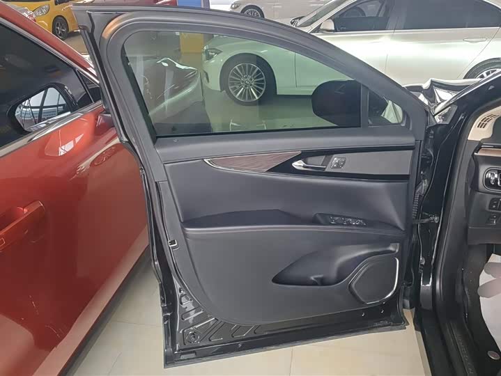 Фото 7 - Lincoln Nautilus