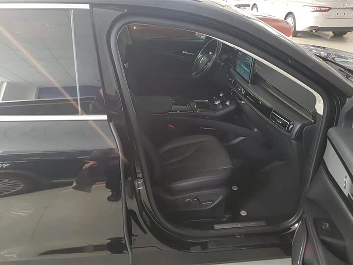 Фото 8 - Lincoln Nautilus