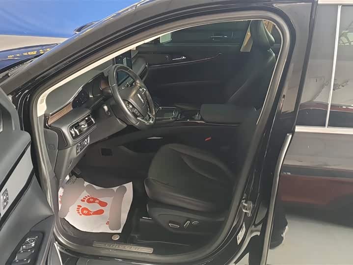 Фото 9 - Lincoln Nautilus