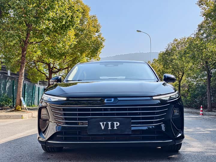 Photo 2 - Bestune B70