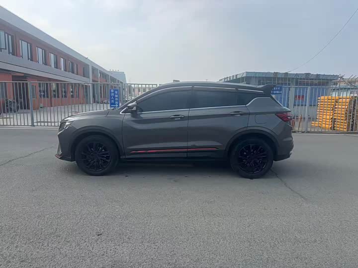 Фото 4 - Geely Coolray