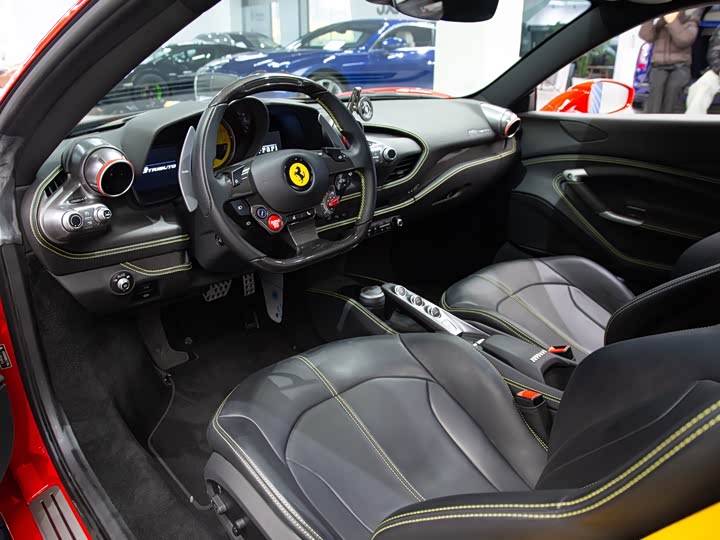 Фото 4 - Ferrari F8