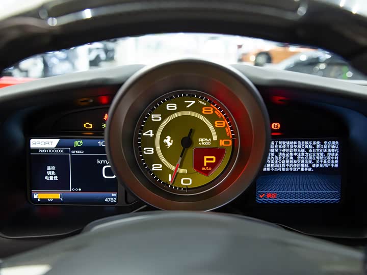 Фото 6 - Ferrari F8