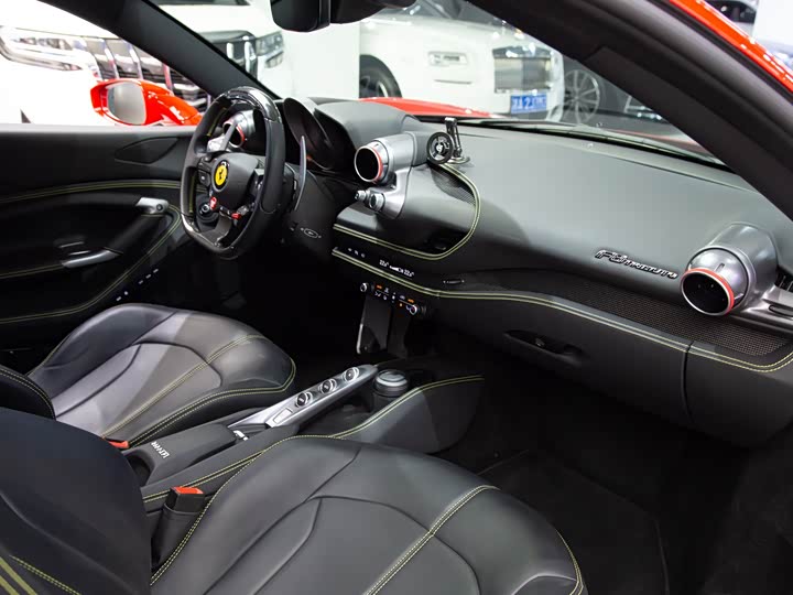 Фото 8 - Ferrari F8