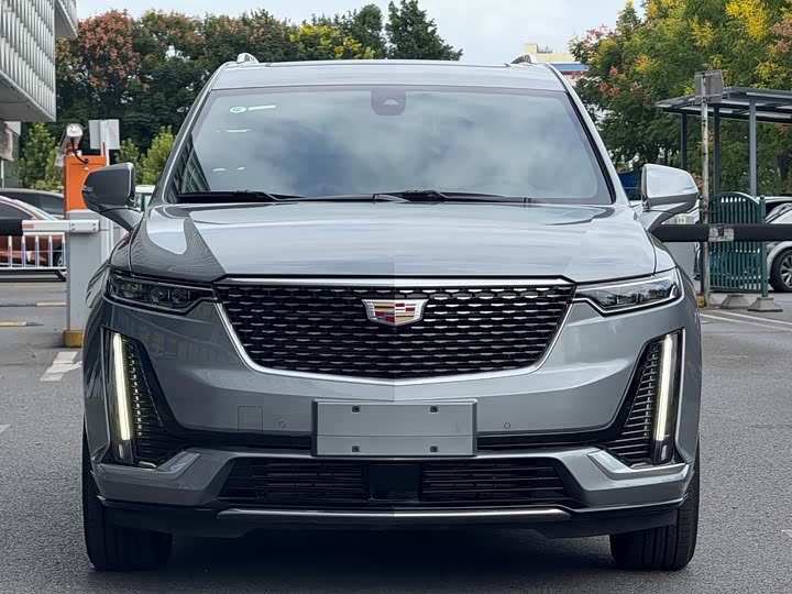 Фото 2 - Cadillac XT6