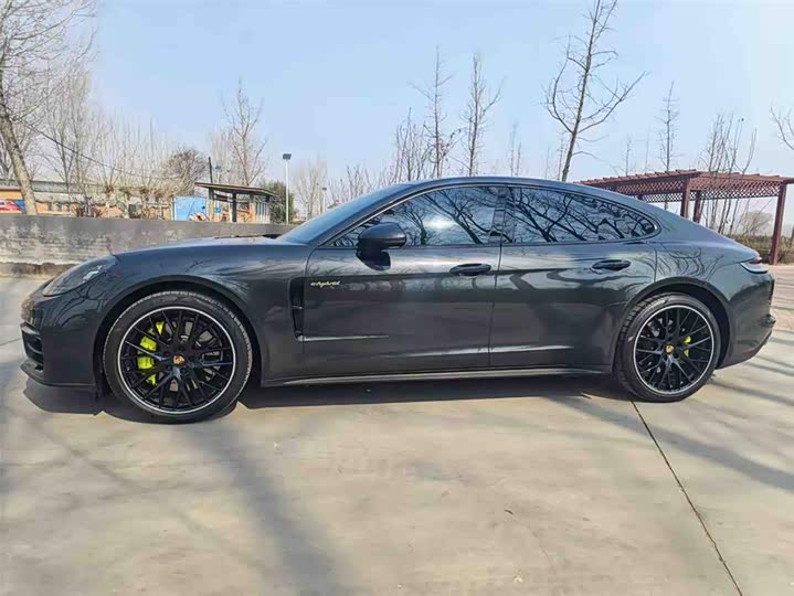 Фото 2 - Porsche Panamera Hybrid