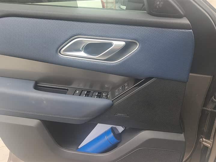 Photo 7 - Land Rover Range Rover Velar