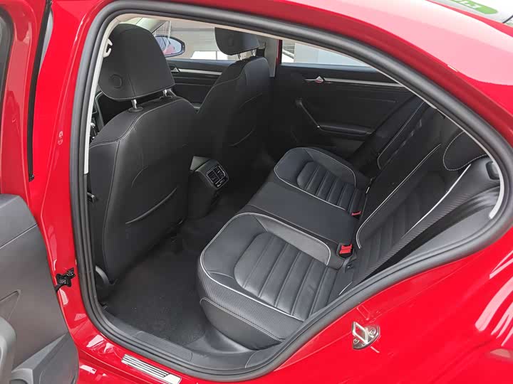 Photo 8 - Volkswagen Lamando L