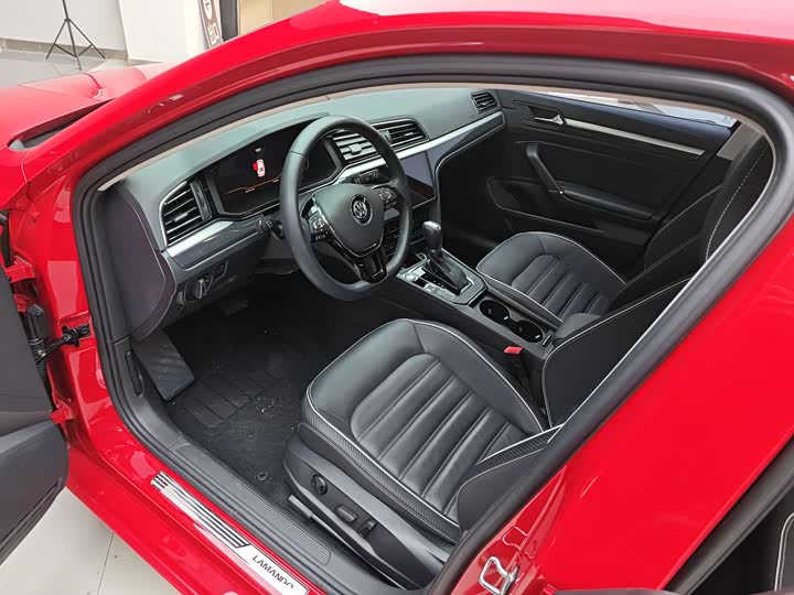 Photo 9 - Volkswagen Lamando L