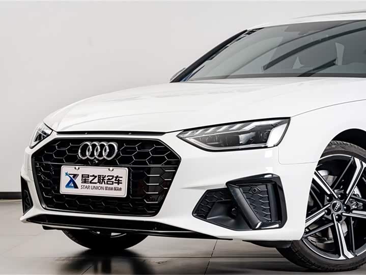 Фото 4 - Audi A4L