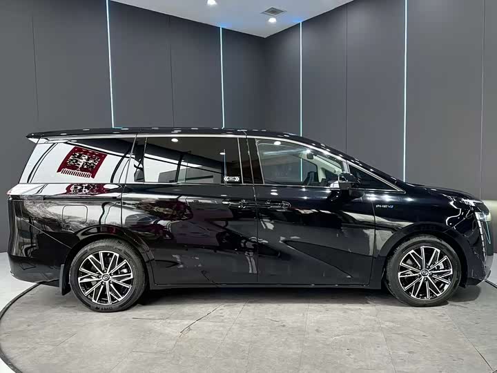 Фото 5 - GAC Trumpchi E8