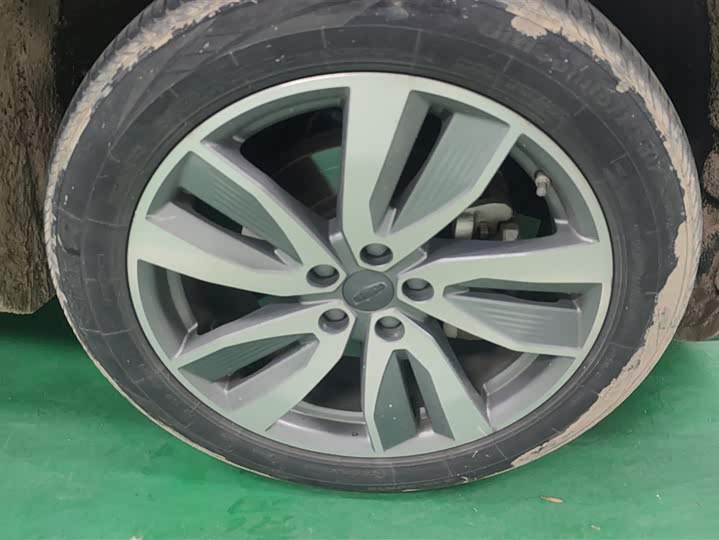 Фото 6 - Geely Okavango