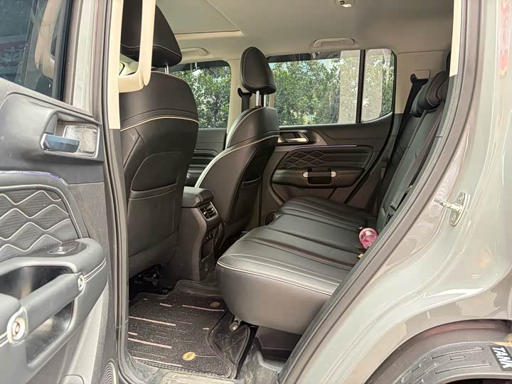 Фото 6 - Tank 300