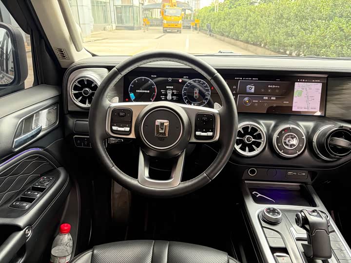 Фото 8 - Tank 300