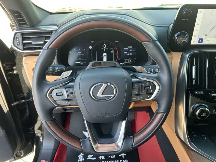 Фото 8 - Lexus LX