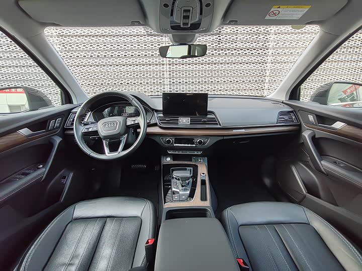 Фото 8 - Audi Q5L