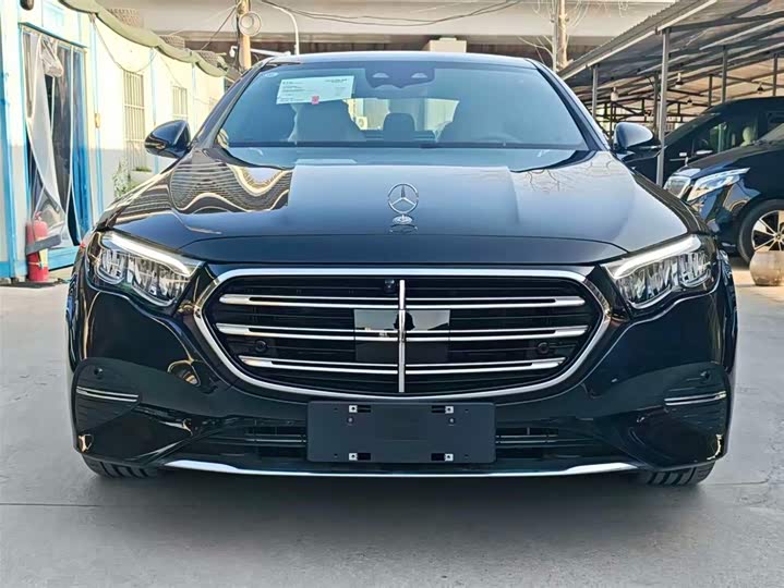 Photo 2 - Mercedes-Benz E-Class