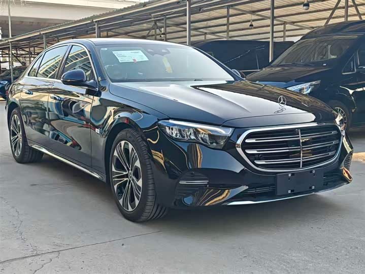 Photo 3 - Mercedes-Benz E-Class