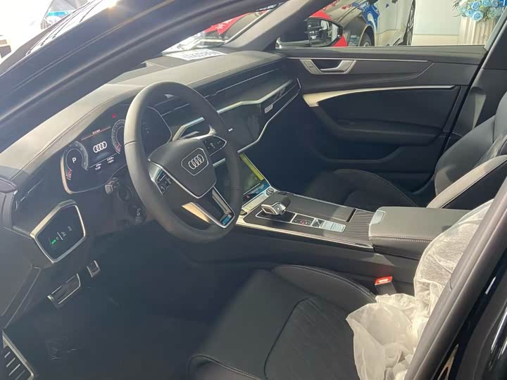 Фото 4 - Audi A6L