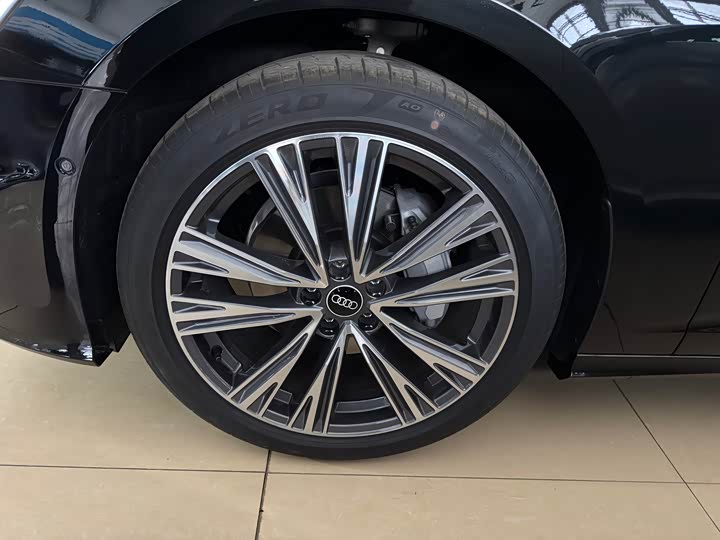 Фото 9 - Audi A6L